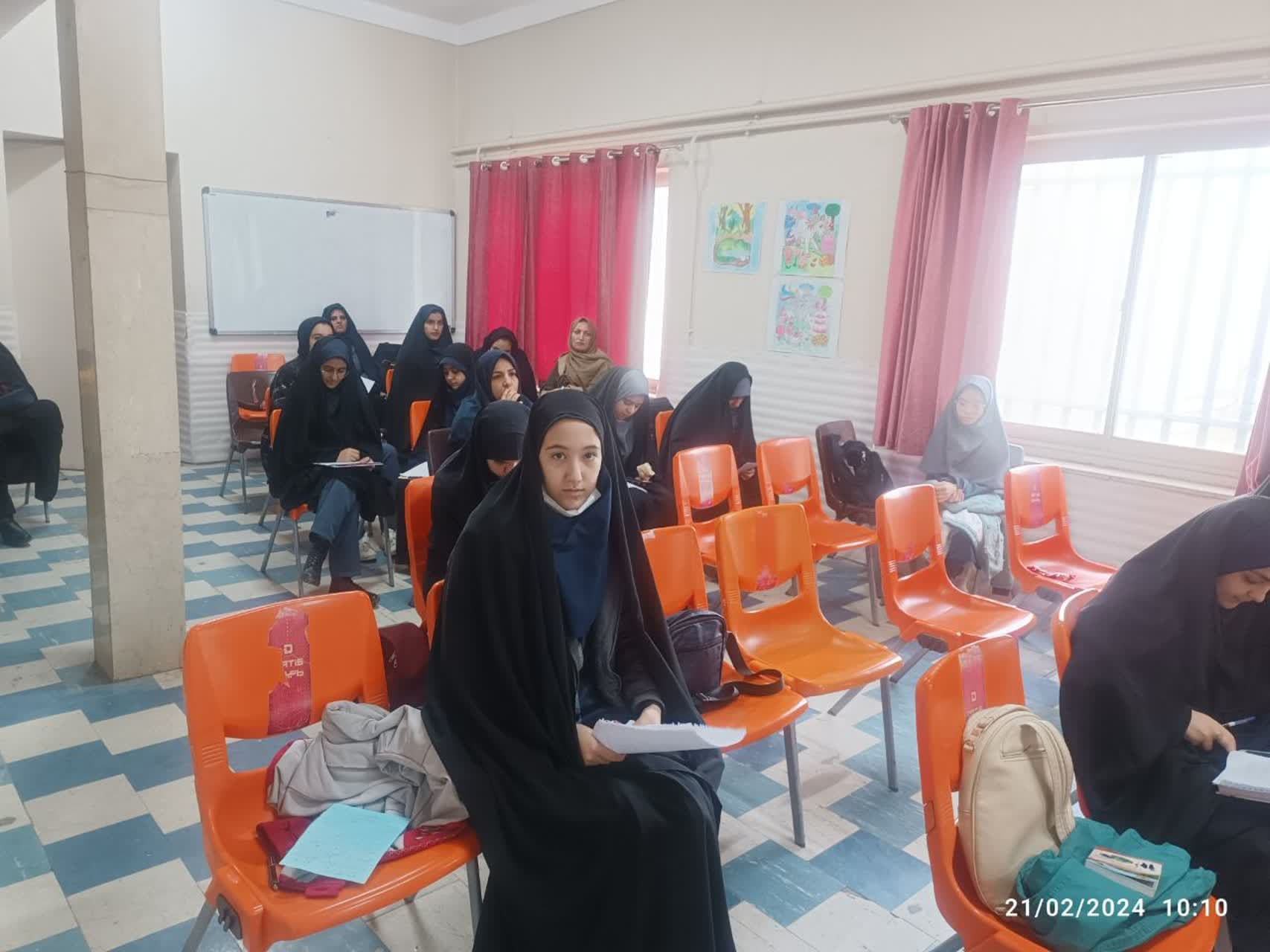 حضور دانش آموزان فردوس در مسابقات نهج البلاغه و احکام در مدرسه فردوس