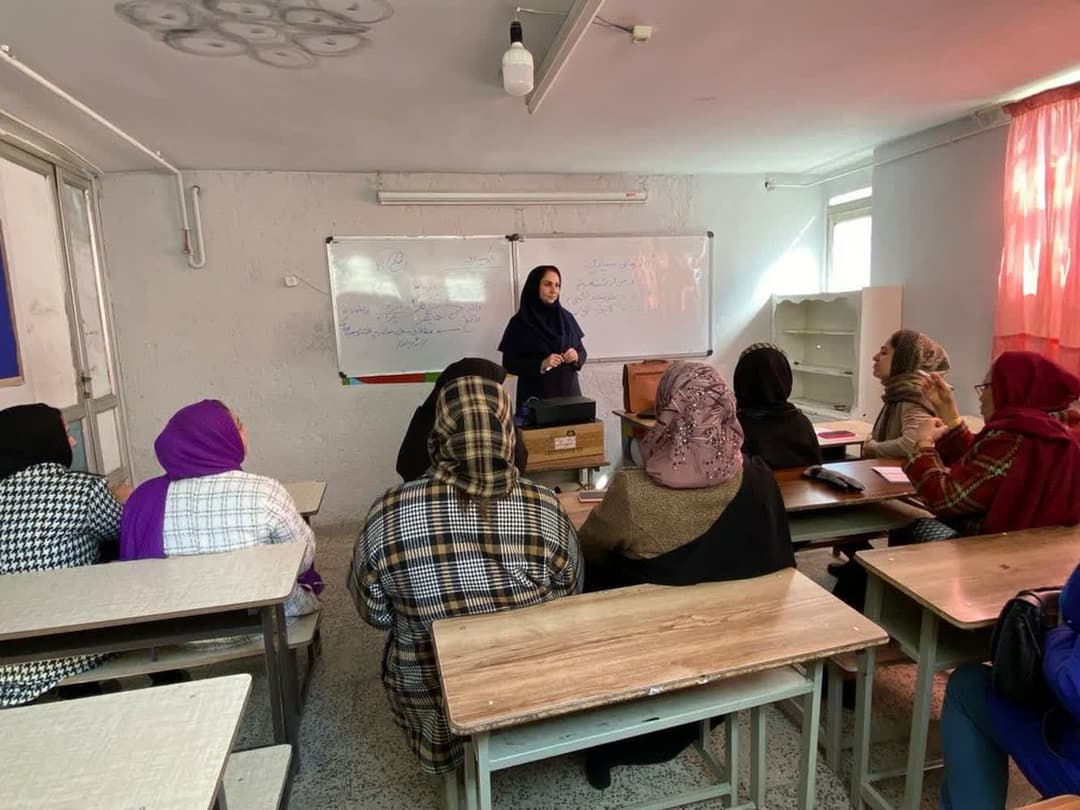 برگزاری جلسه آموزش خانواده - اولیای هرکلاس جداگانه