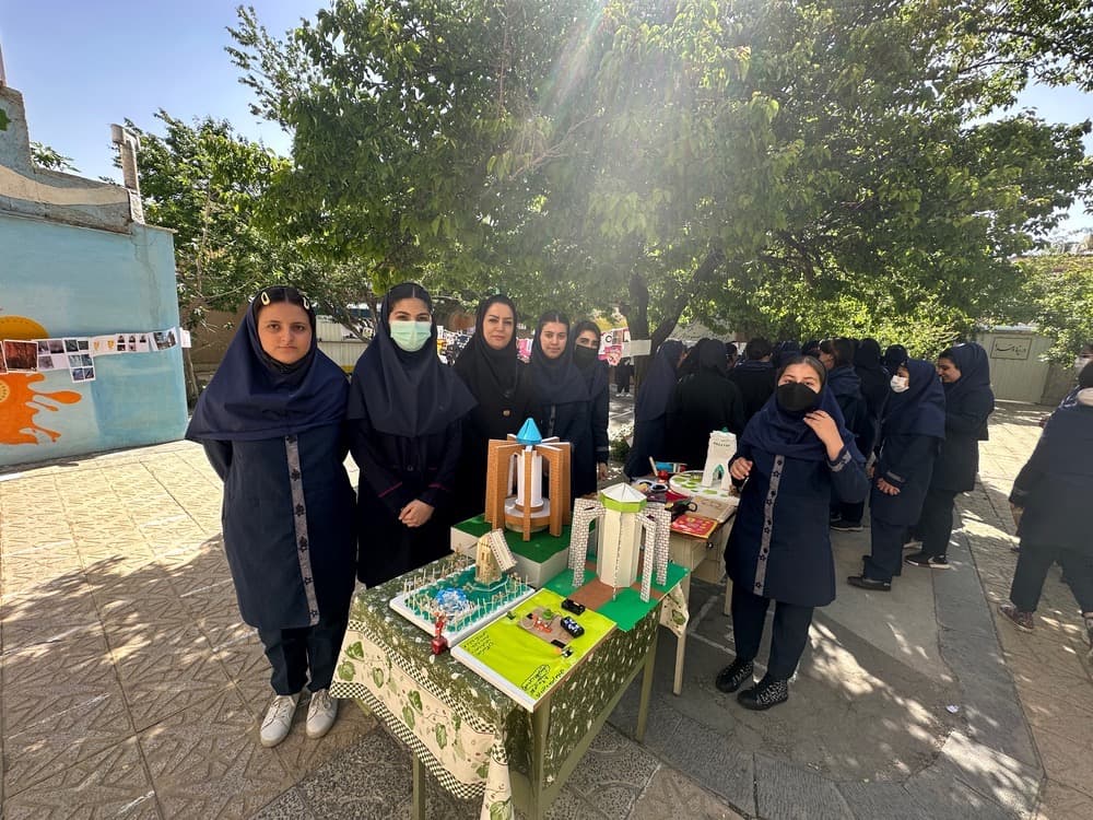 نمایشگاه آثار دانش‌آموزان - اردیبهشت‌ ۱۴۰۲